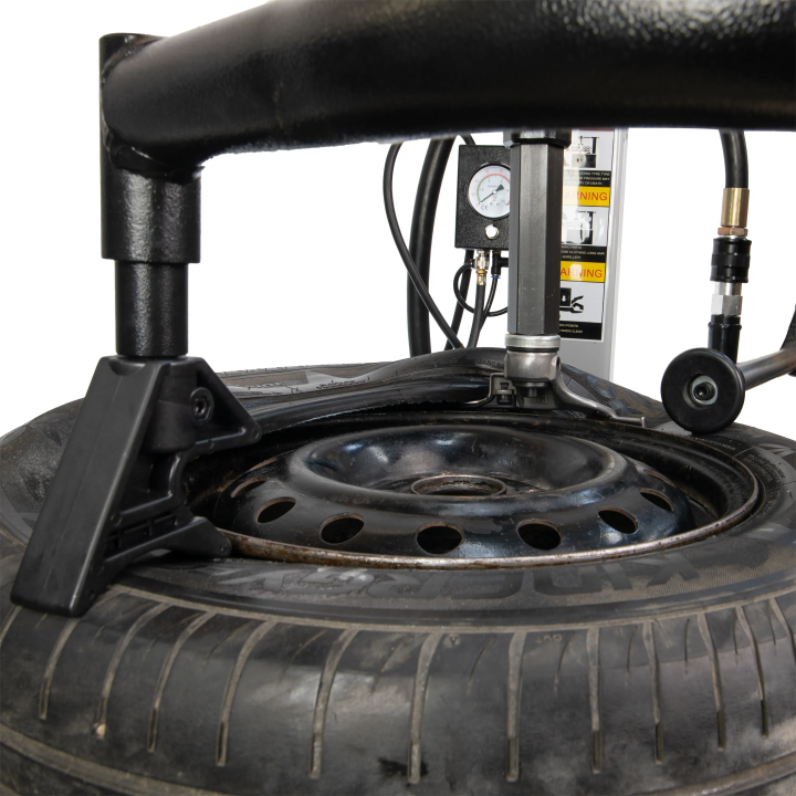 Démonte-pneus automatique avec bras auxiliaire, plage de serrage 24"