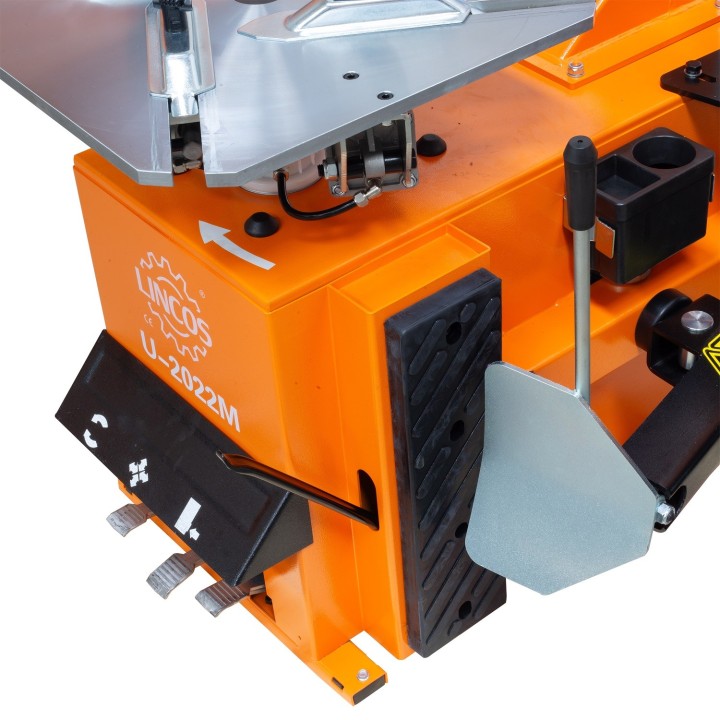 Machine combinée de montage et d'équilibrage de pneus, tout-en-un