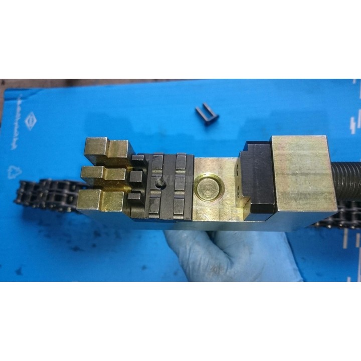 Pince à riveter  chaînes de distribution, Mercedes,  chaînes Duplex