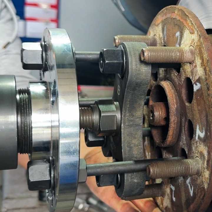 Extracteur de moyeux disques de frein pour Ford transit