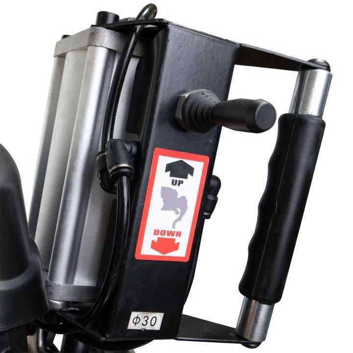 Démonte-pneus 26" colonne inclinable – Bras auxiliaire, 230V vitesse réglable